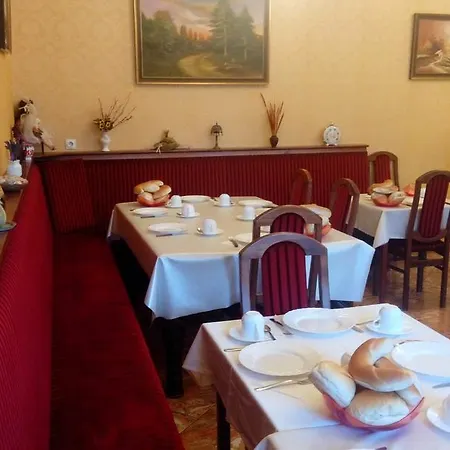 Csillag Panzio Guest house Vac