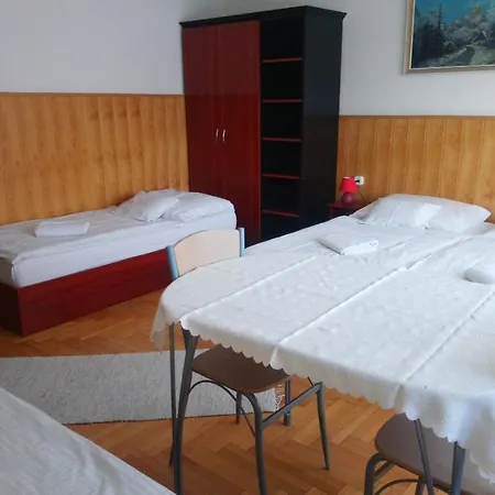 Guest house Csillag Panzio Vac